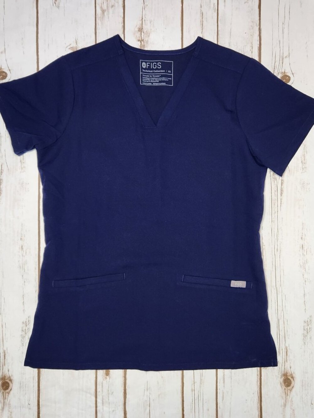FIGS Casma Navy Blue V-Neck Scrub Top XS, Excellent like-new condition